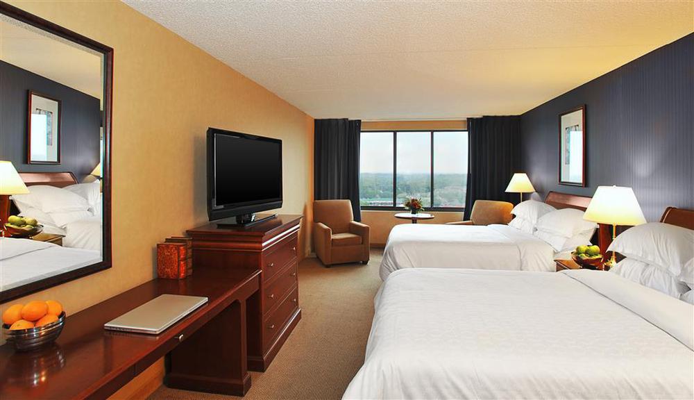 Sheraton Bucks County Langhorne Room photo