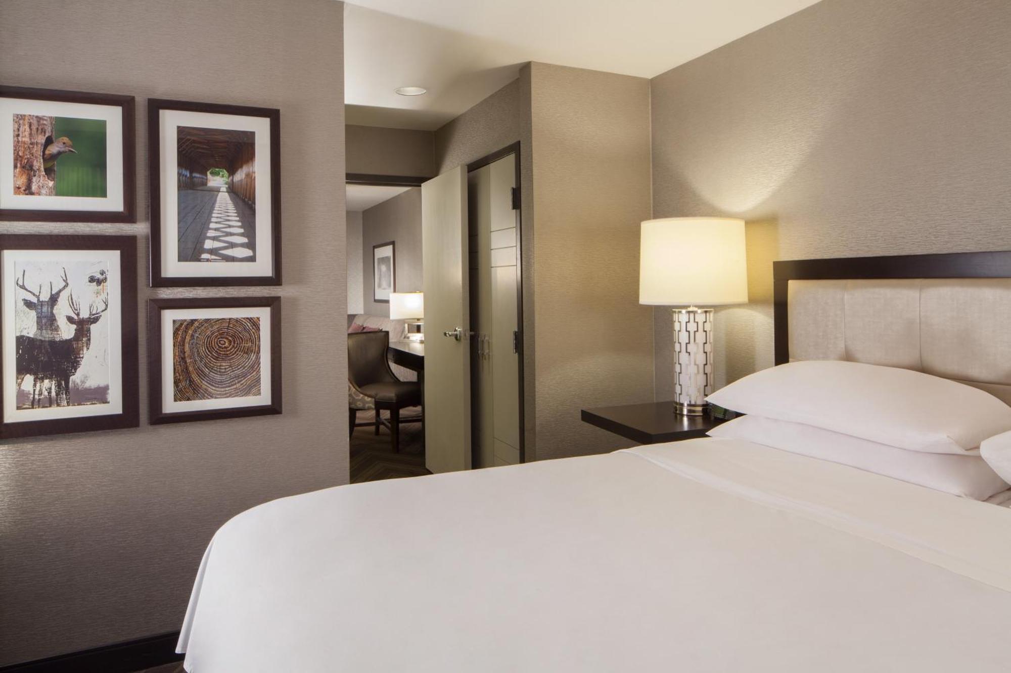 Sheraton Bucks County Langhorne Exterior photo