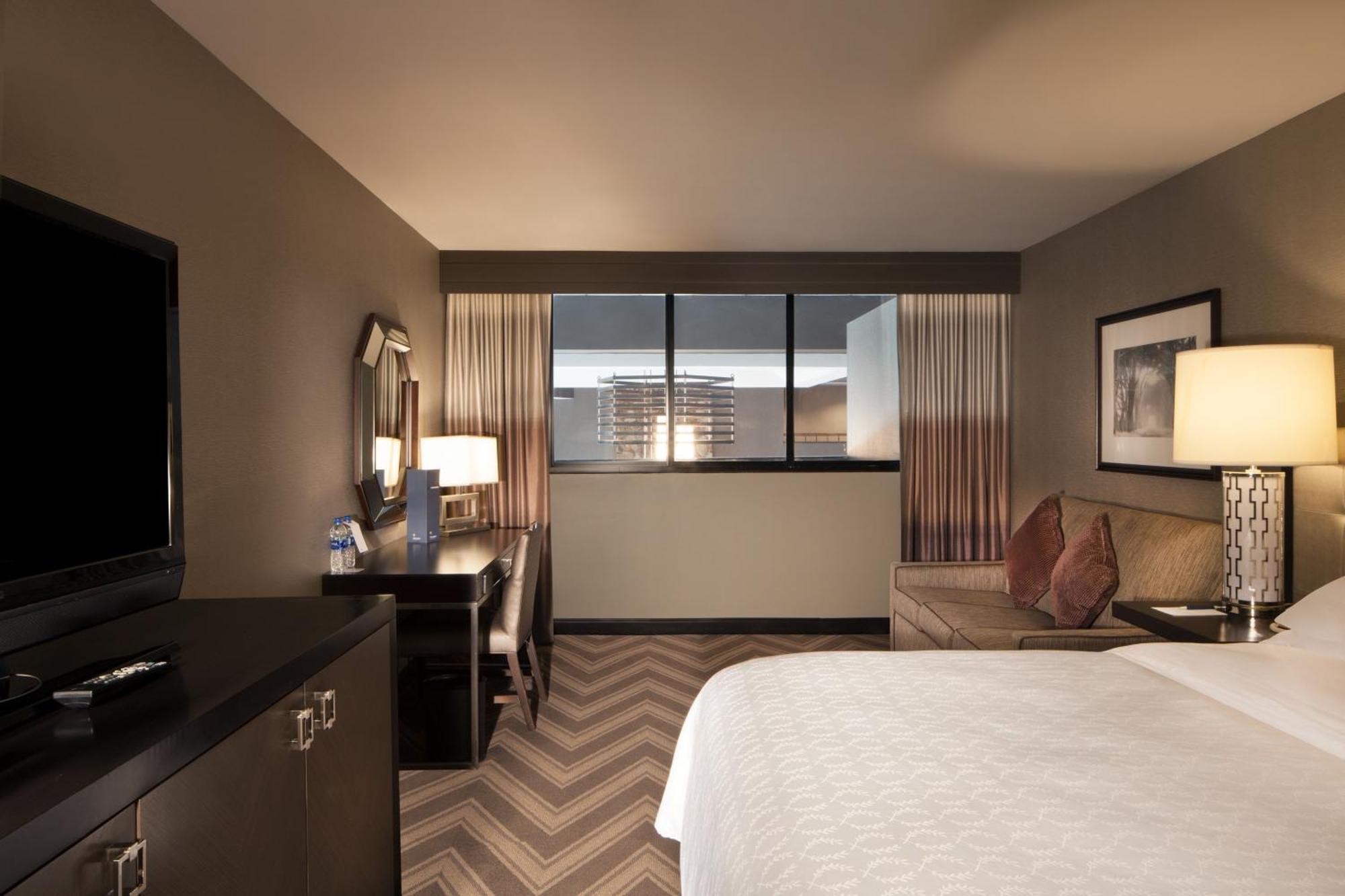 Sheraton Bucks County Langhorne Exterior photo
