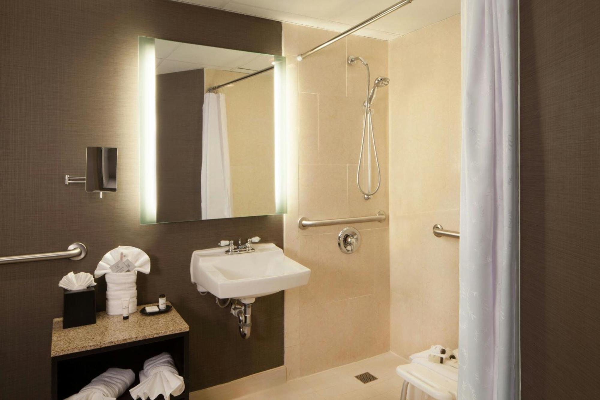 Sheraton Bucks County Langhorne Exterior photo