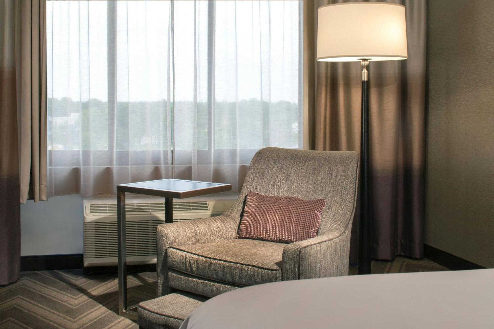 Sheraton Bucks County Langhorne Exterior photo