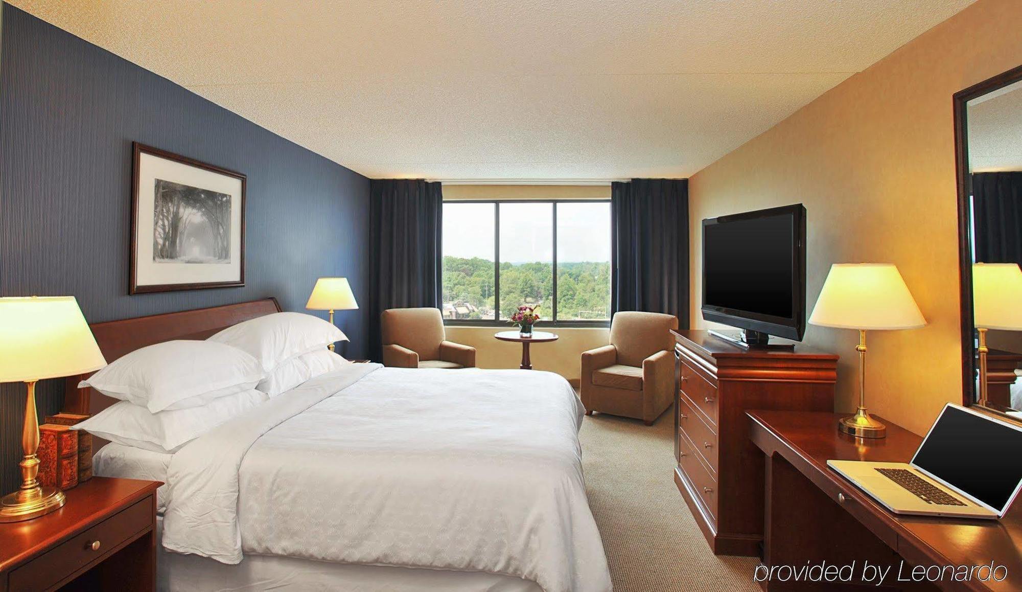 Sheraton Bucks County Langhorne Room photo